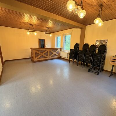 Bild vergr&ouml;&szlig;ern: DGH Neuwallmoden - Saal 1