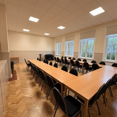 Bild vergr&ouml;&szlig;ern: DGH Nauen - Saal 2